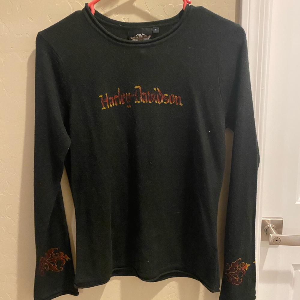 Women’s light weight sweater